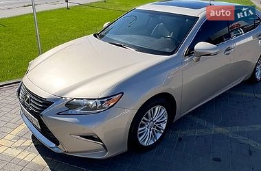 Седан Lexus ES 2016 в Киеве