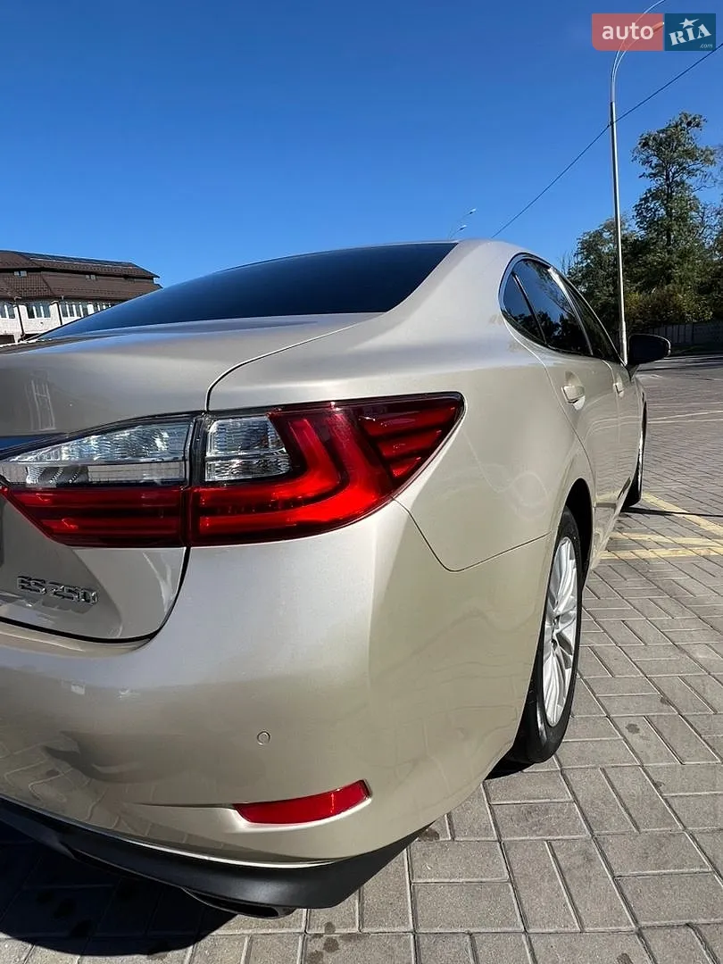 2016 Lexus ES - мініатюра 9