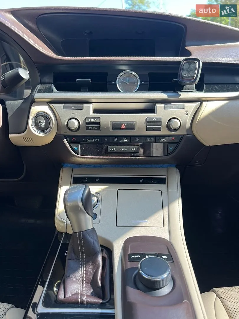 2016 Lexus ES - мініатюра 19