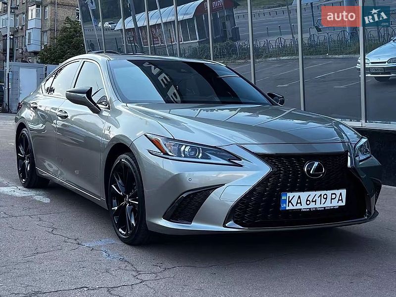 Седан Lexus ES 2023 в Киеве