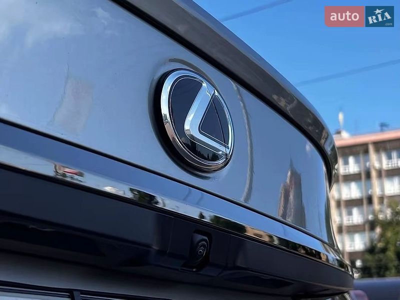 Седан Lexus ES 2023 в Киеве