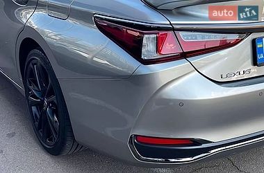 Седан Lexus ES 2023 в Киеве