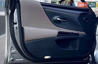 Седан Lexus ES 2023 в Киеве