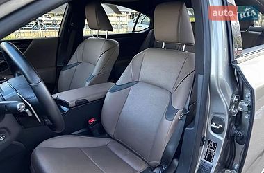 Седан Lexus ES 2023 в Киеве