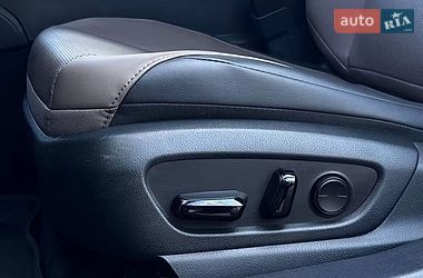 Седан Lexus ES 2023 в Киеве