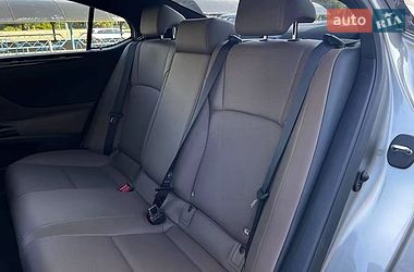 Седан Lexus ES 2023 в Киеве