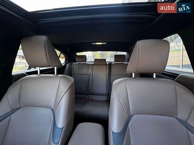 Седан Lexus ES 2023 в Киеве