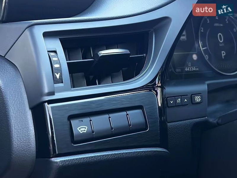 Седан Lexus ES 2023 в Киеве