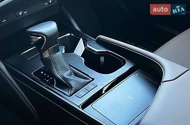 Седан Lexus ES 2023 в Киеве