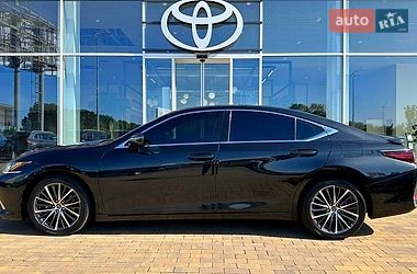 Седан Lexus ES 2024 в Києві
