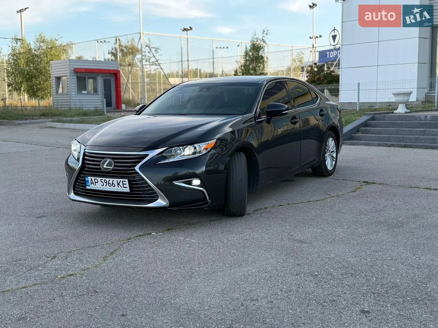 2017 Lexus ES - мініатюра 3