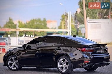 Седан Lexus ES 2017 в Миколаєві