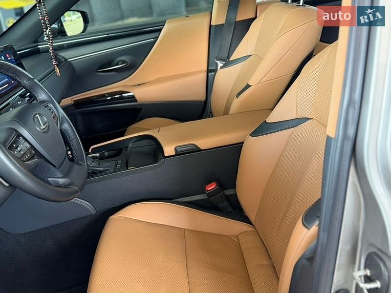 Седан Lexus ES 2023 в Днепре
