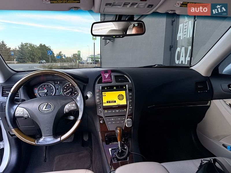 Седан Lexus ES 2009 в Тернополі