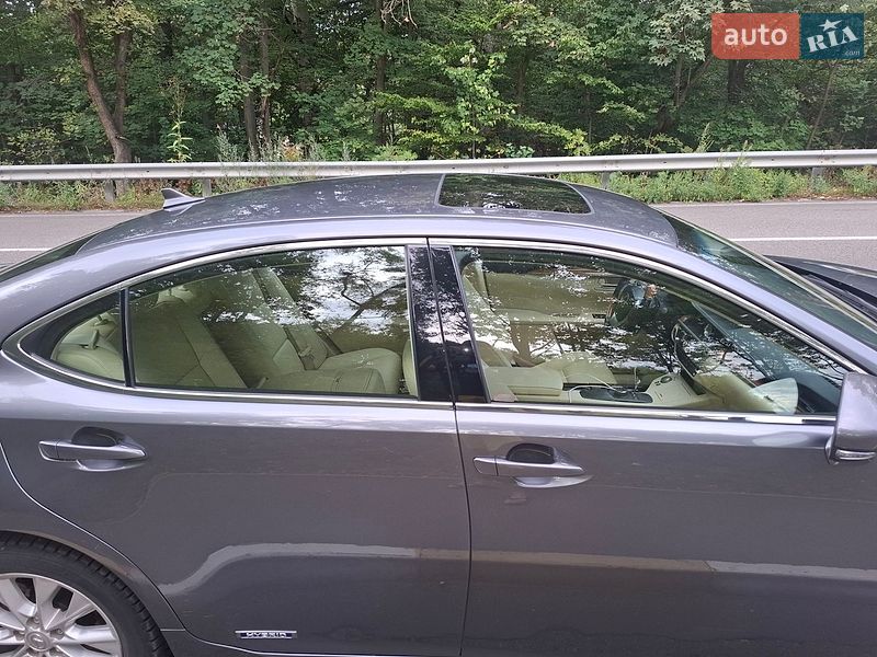 Седан Lexus ES 2014 в Києві