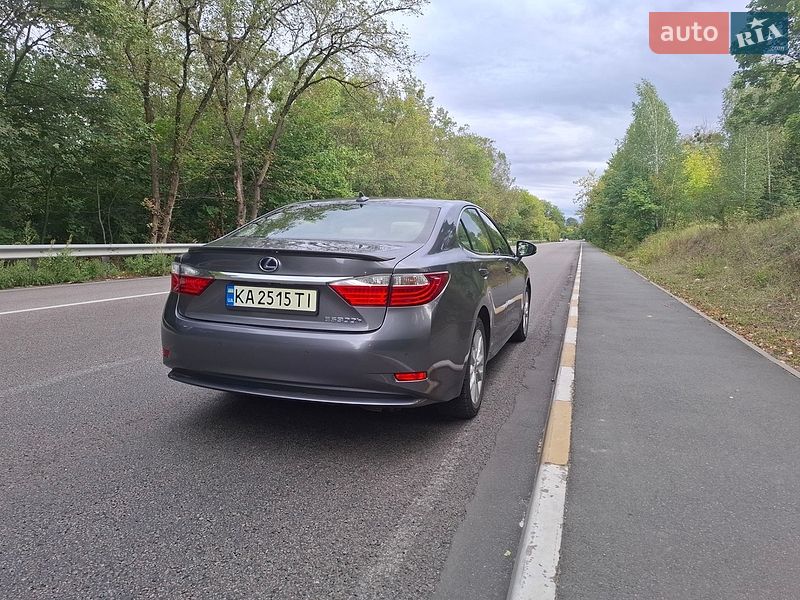 Седан Lexus ES 2014 в Києві