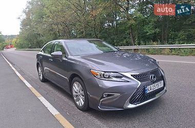 Седан Lexus ES 2014 в Києві