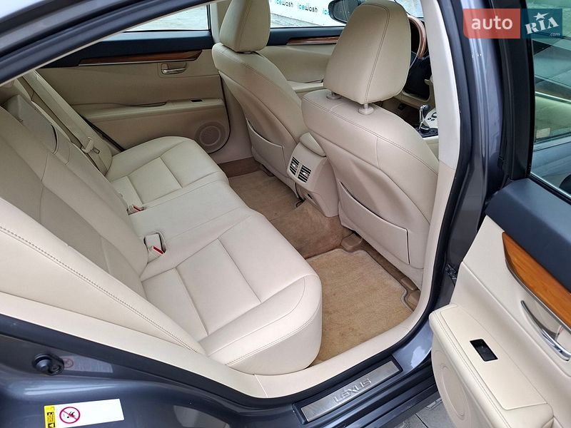 Седан Lexus ES 2014 в Києві