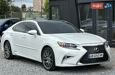 Седан Lexus ES 2013 в Виннице