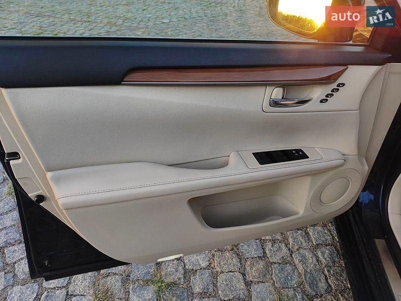 Седан Lexus ES 2013 в Києві фото 28 Седан Lexus ES 2013 в Києві