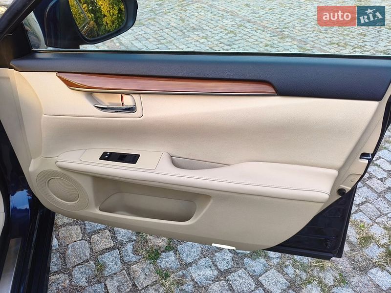 Седан Lexus ES 2013 в Києві фото 30 Седан Lexus ES 2013 в Києві