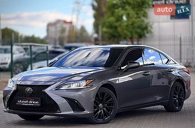 Седан Lexus ES 2019 в Миколаєві