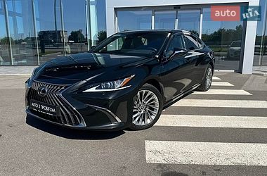 Седан Lexus ES 2024 в Киеве