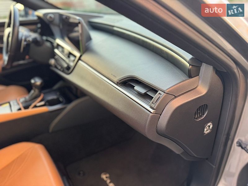 Седан Lexus ES 2023 в Вінниці фото 60 Седан Lexus ES 2023 в Вінниці