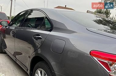 Седан Lexus ES 2011 в Борзне