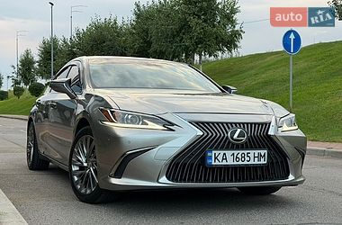 Седан Lexus ES 2018 в Києві