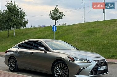 Седан Lexus ES 2018 в Києві