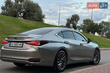 Седан Lexus ES 2018 в Києві