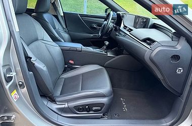 Седан Lexus ES 2018 в Києві
