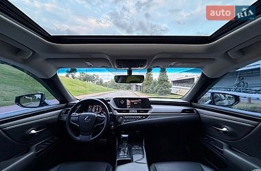 Седан Lexus ES 2018 в Києві
