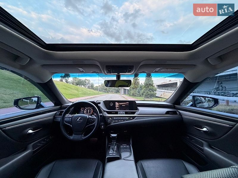 Седан Lexus ES 2018 в Києві
