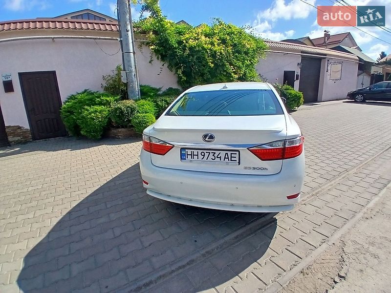 Седан Lexus ES 2014 в Одесі