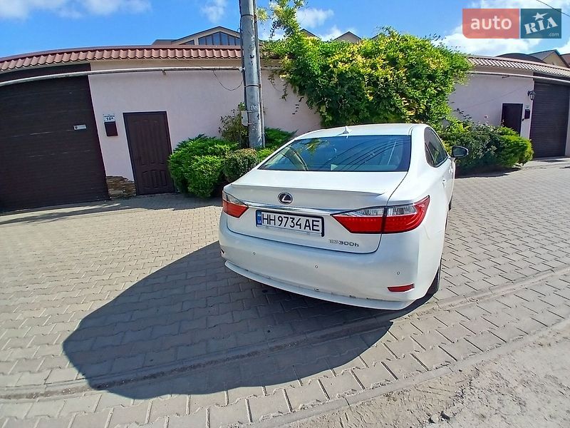 Седан Lexus ES 2014 в Одесі