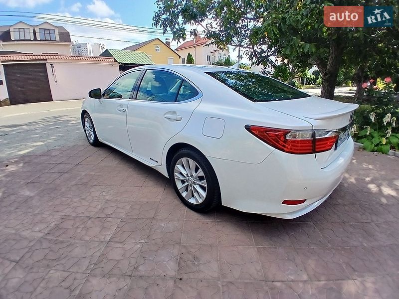 Седан Lexus ES 2014 в Одесі