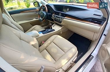 Седан Lexus ES 2014 в Одесі