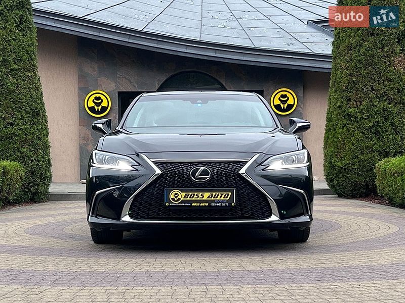 Седан Lexus ES 2020 в Львові