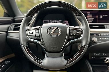 Седан Lexus ES 2020 в Львові