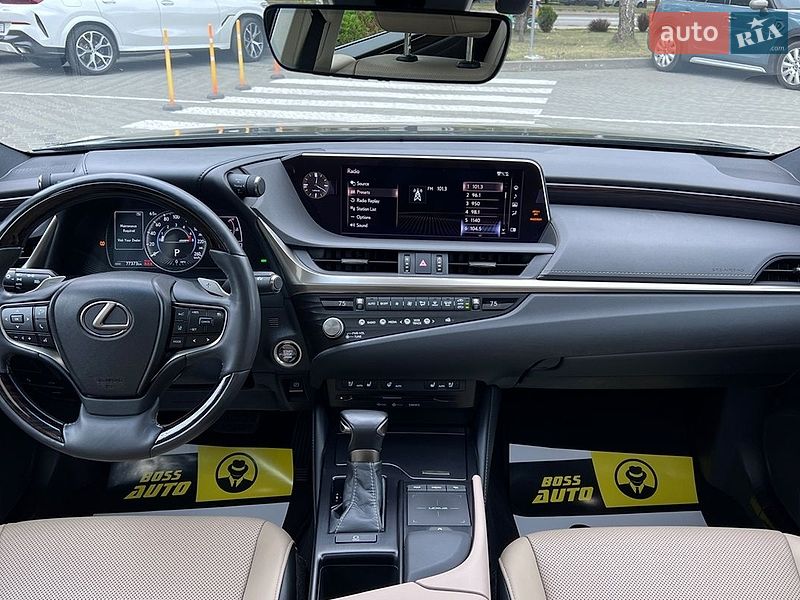 Седан Lexus ES 2020 в Львові