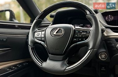 Седан Lexus ES 2020 в Львові