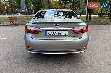 Седан Lexus ES 2016 в Киеве