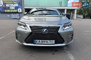 Седан Lexus ES 2016 в Киеве