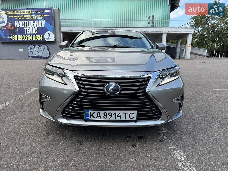 Седан Lexus ES 2016 в Киеве