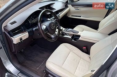 Седан Lexus ES 2016 в Киеве