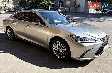Седан Lexus ES 2025 в Киеве
