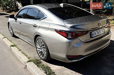 Седан Lexus ES 2025 в Києві