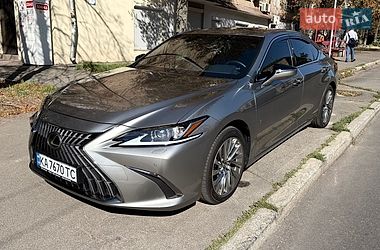 Седан Lexus ES 2025 в Києві